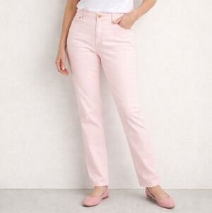 Soft pastel pink high-rise jeans with a flattering straight-leg fit 🌸